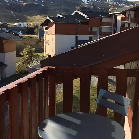 2eme Etage, Balcon Sud, A Deux Pas Telesiege Et Commerces, Calmes Et Ensoleille - Fr-1-416-180